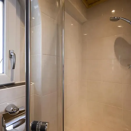 ゲストハウス Anja's Schoenblick -